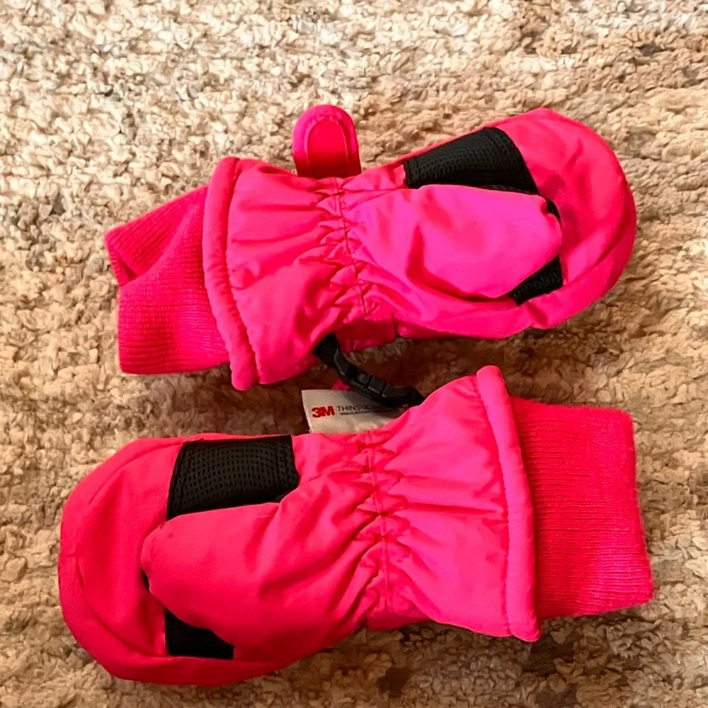 3M Thinsulate Bright Pink Kids Mittens